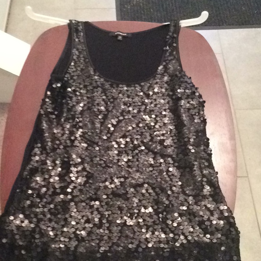 Top - Picture 2 of 3